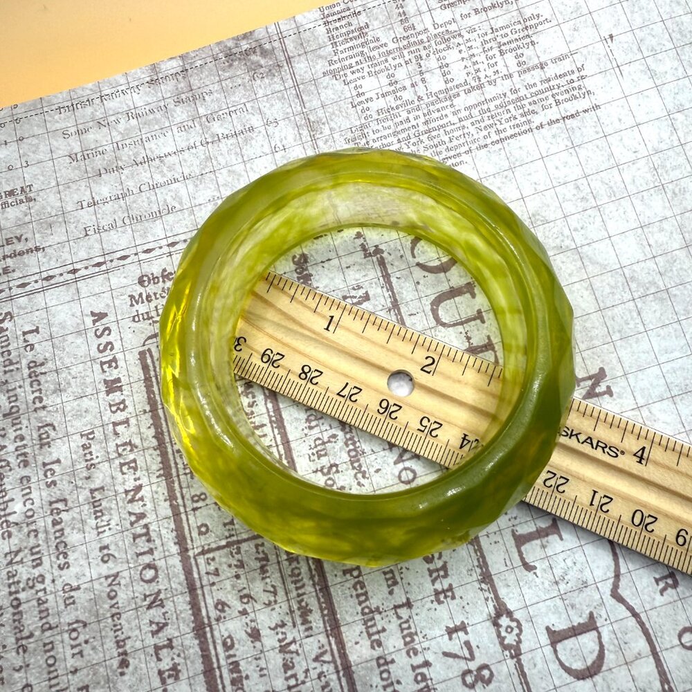 Bold Elegant Clear Lime Green Faceted Wide Heavy Thick Lucite Bangle Bracelet - Picture 9 of 10